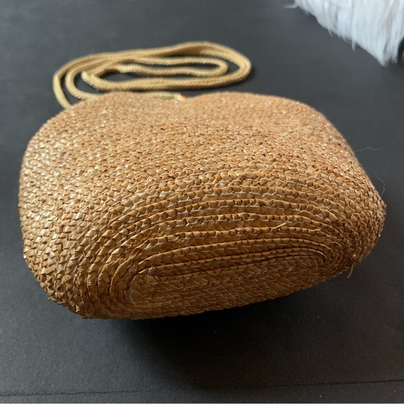 v i n t a g e :: La Regale Woven Wicker Purse Crossbody - Picture 5 of 12